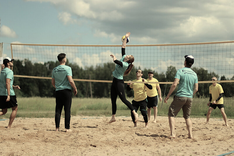 [Translate to Angļu:] Kompleksa "Ratnieki" volejbola laukums